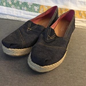 Toms Valencia Womens Espadrille Denim loafers size 9.5